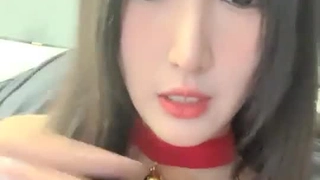 高端约会系列-车展成功搭讪的美女车模,有点明星气质,哄到酒店第一次见面就强行推倒,内裤都没脱,无套内射.