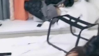 排骨哥轮草两位小骚逼 表情很骚叫声很浪 直接干内射