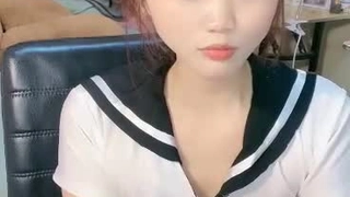 两男两女4个九零后4P大战马尾辫子靓妹逼逼那一撮毛很是性感看着鸡巴就扯旗