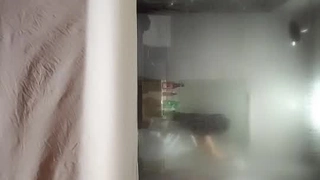 送货员带来了我的订单，我向他寻求帮助，但他非常努力地操我。我真是个婊子！第2部分